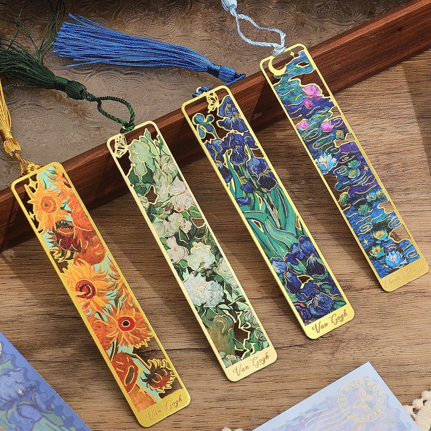 Hollow Metal Bookmarks with Tassels - 4 Pieces, Oil-Painting Motifs